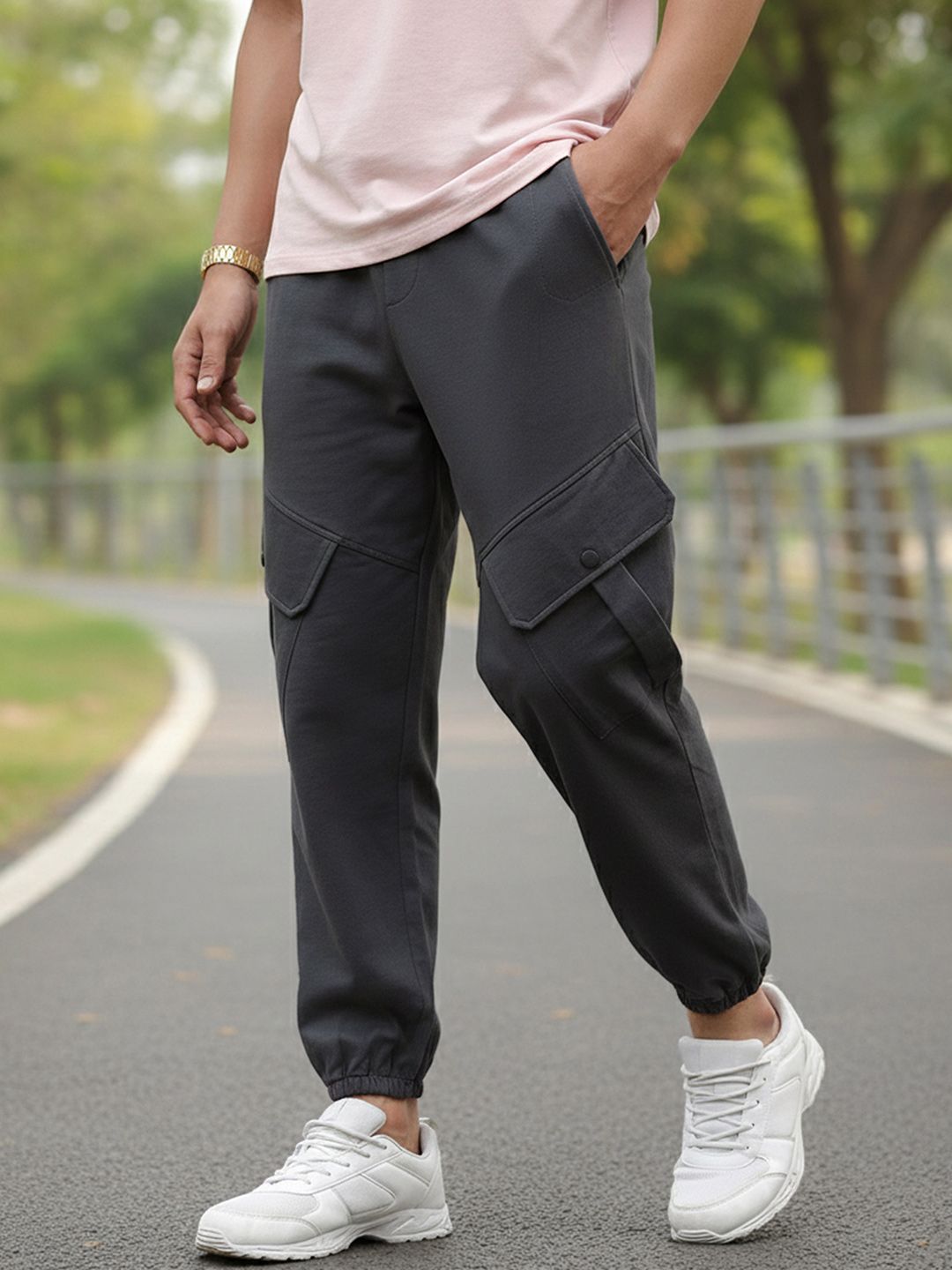 Bewakoof AIR Men Grey Super Loose Fit Cargo Joggers