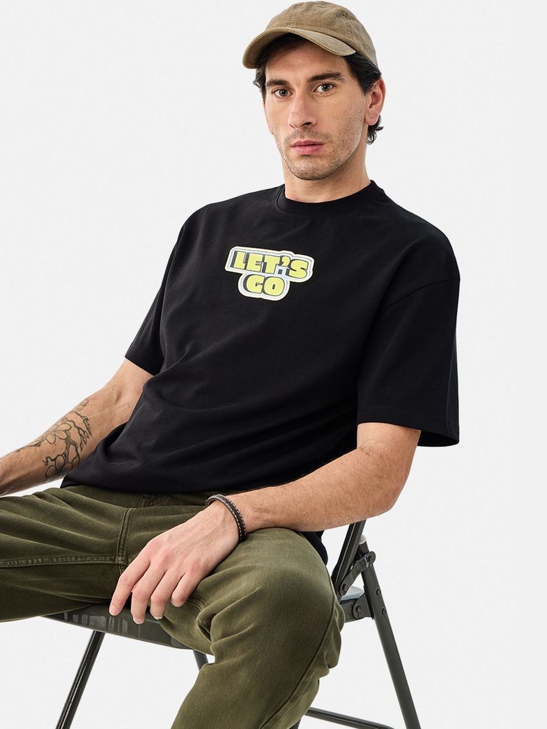 Snitch Men Printed Drop-Shoulder Sleeves T-shirt