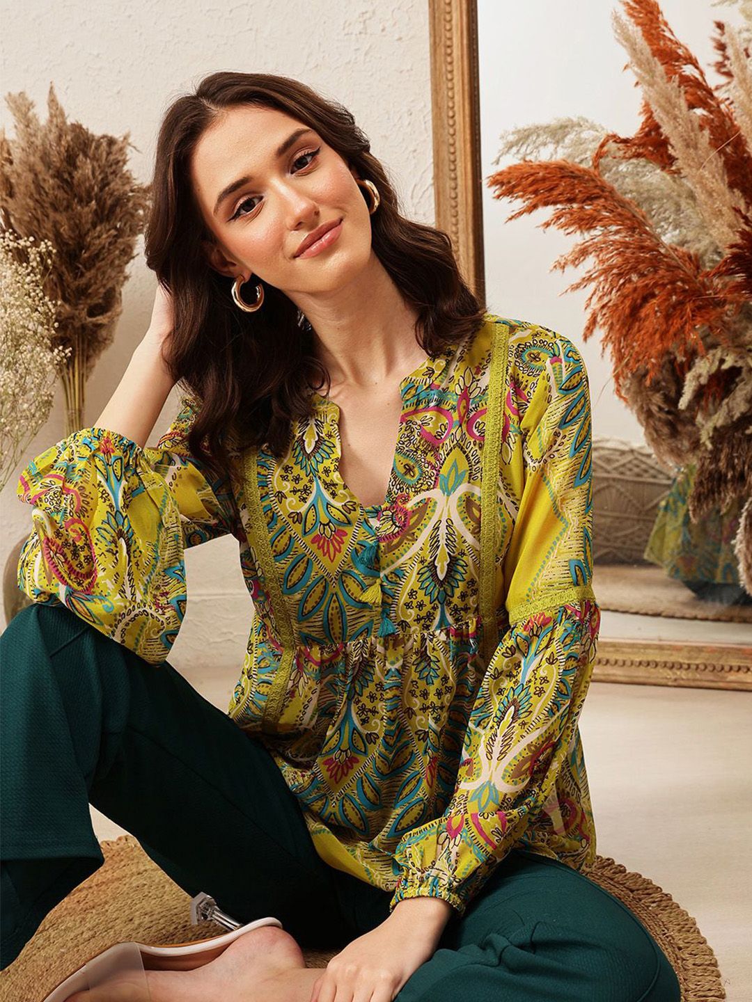 QUIERO Women Floral Printed V-Neck Empire Top