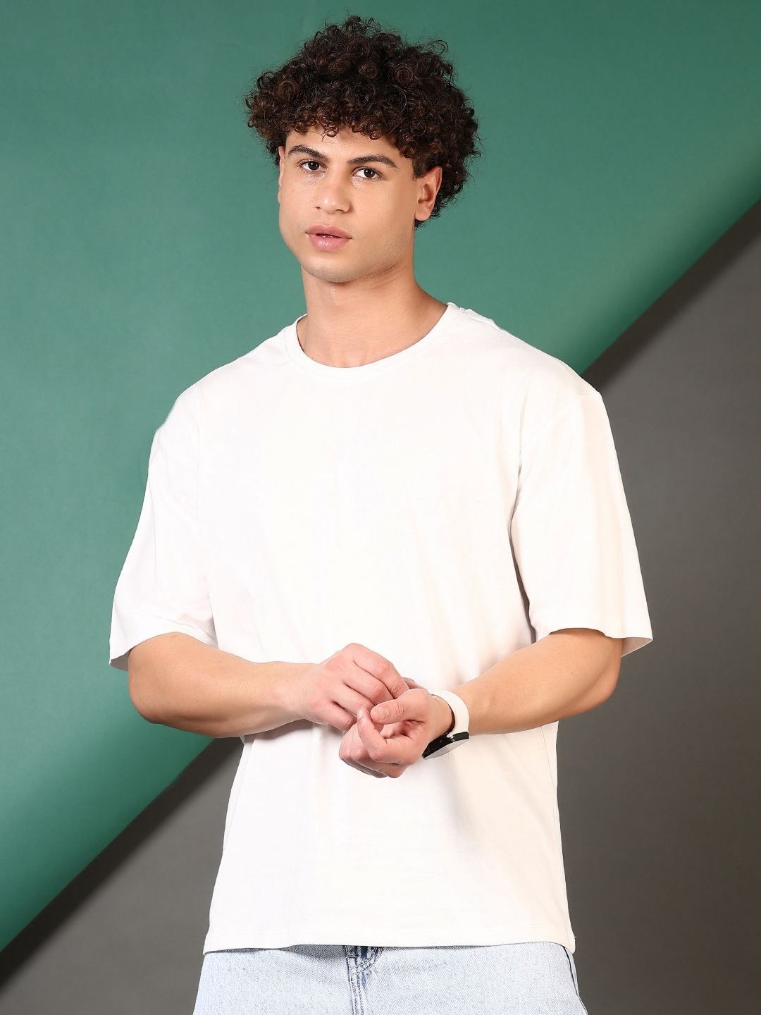V-Mart Men Solid Round Neck Cotton Relaxed Fit T-shirt