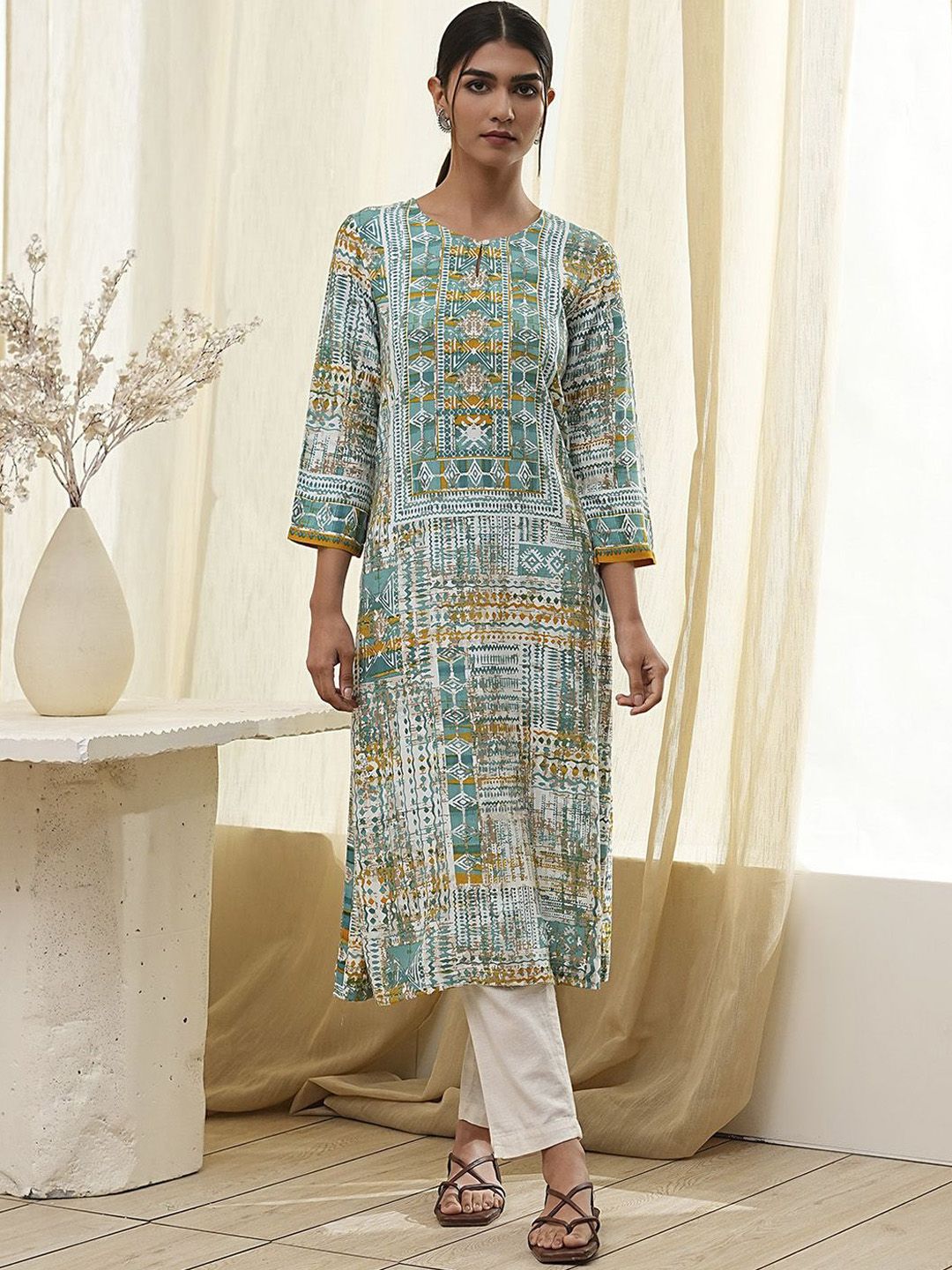 Biba Biba Geometric Printed Keyhole Neck Straight Kurta
