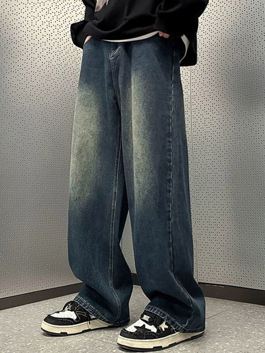 HERE&NOW Men Regular Fit Mid-Rise Clean Look Heavy Fade Jeans