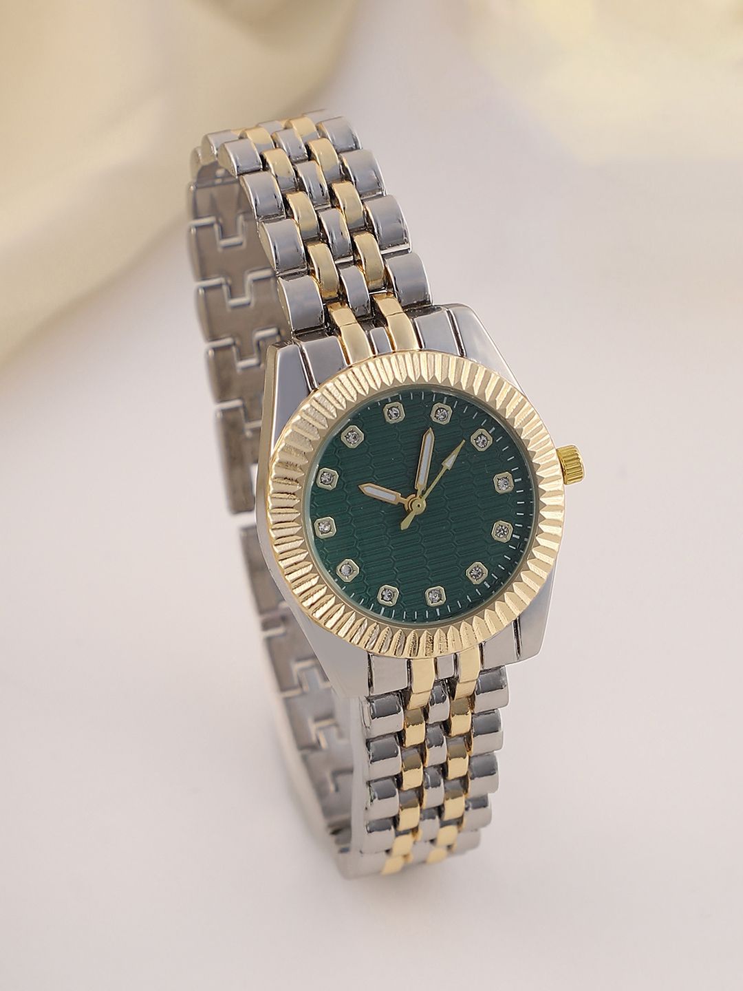 HAUTE SAUCE Women's The Ribbed H-Link Round Watch SS25_HSWC1312