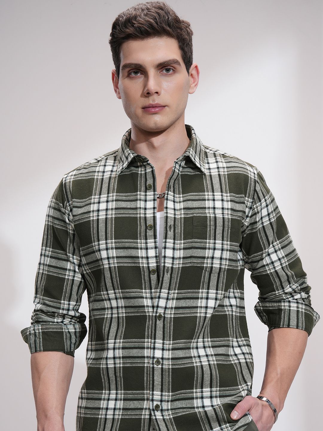 HIGHLANDER Men Slim Fit Opaque Checked Casual Shirt