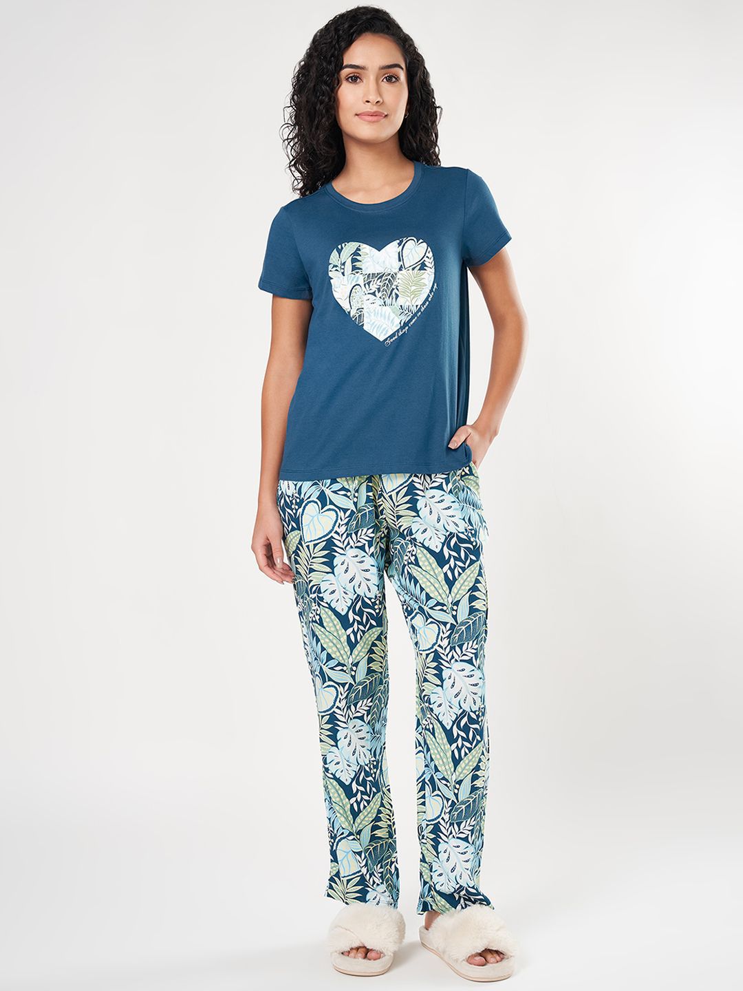 Dreamz by Pantaloons Women Printed Night suit