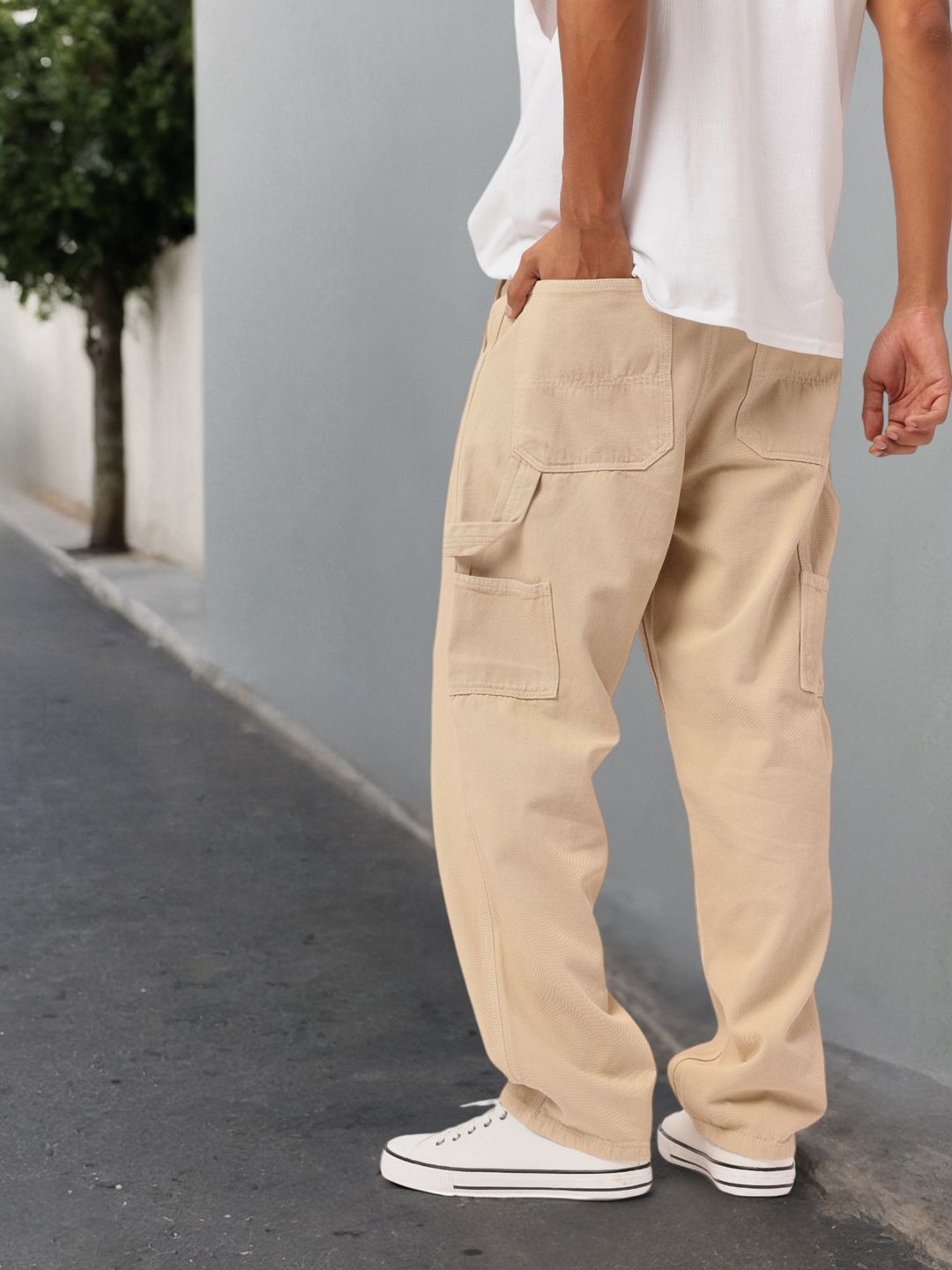 Kook N Keech Men Relaxed Fit Cargo Jeans deal from myntra