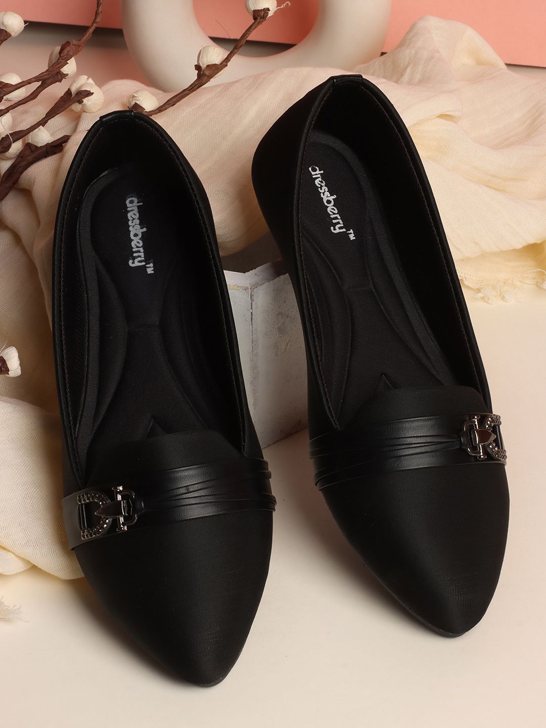 DressBerry DressBerry Women Embellished Ballerinas with Buckles Flats