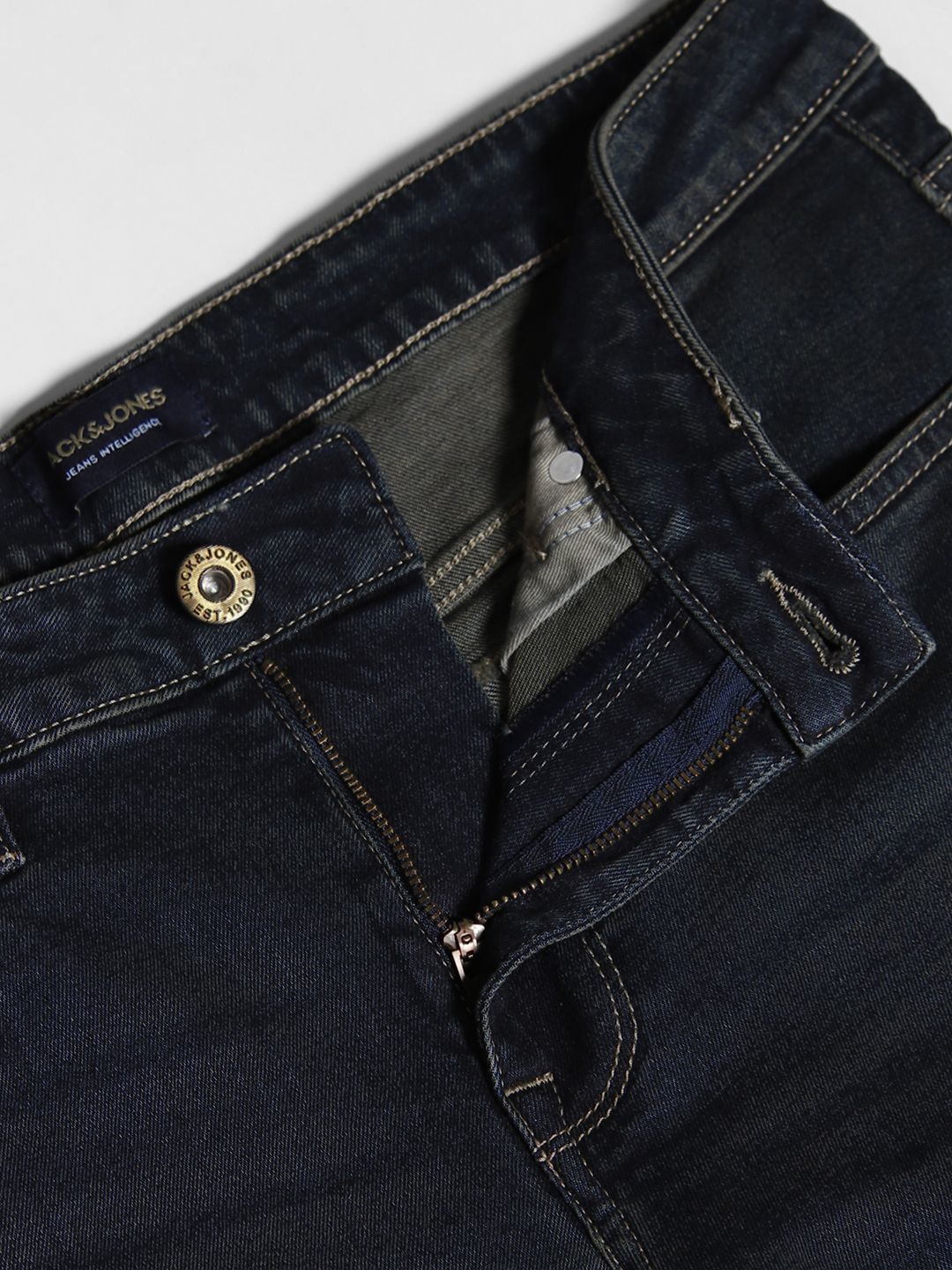 Slim Fit Low-Rise Low Distressed Light Fade Stretchable Jeans
