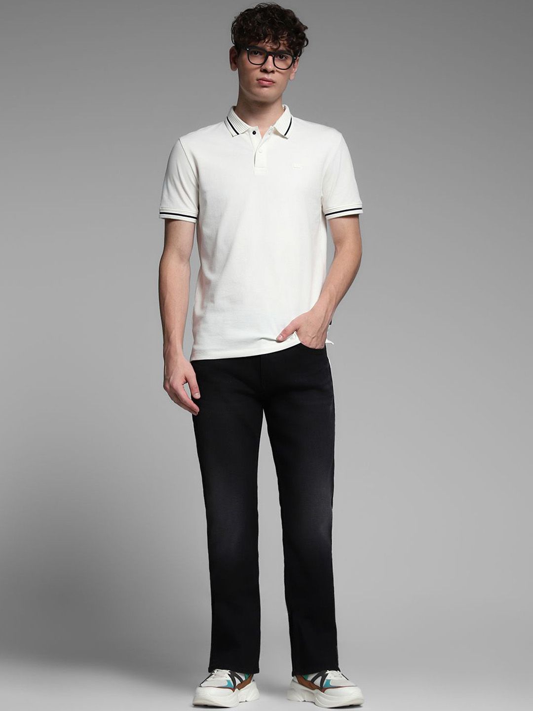 Bootcut Low-Rise Light Fade Stretchable Jeans