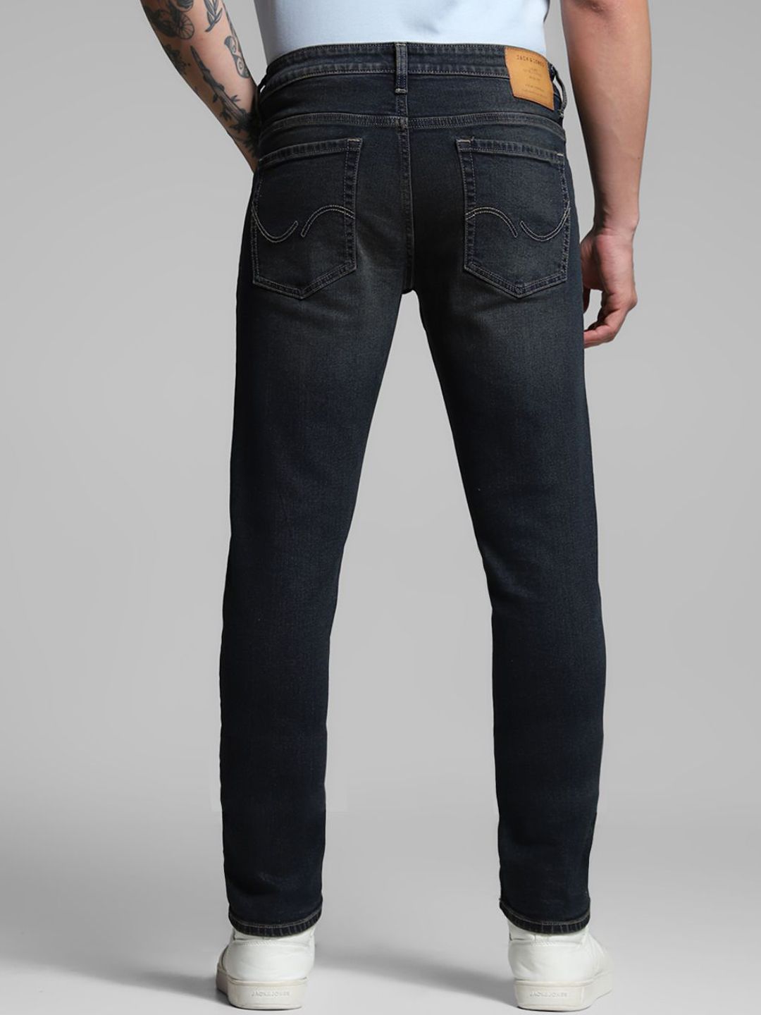 Slim Fit Low-Rise Low Distressed Light Fade Stretchable Jeans