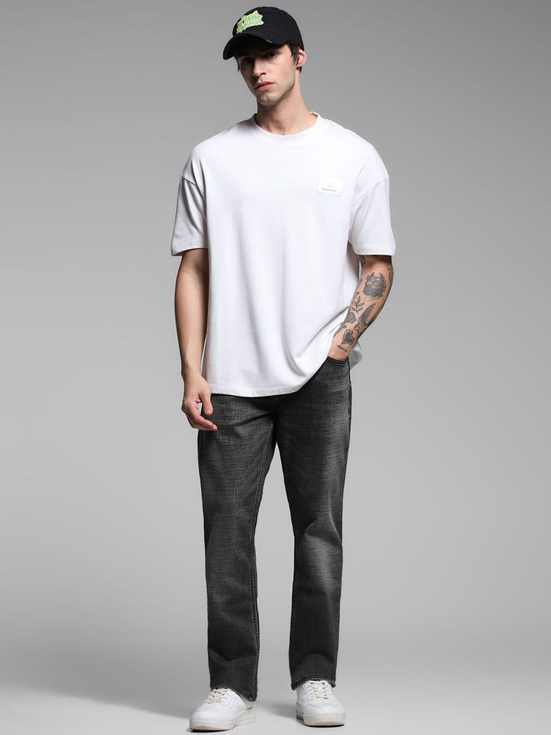 Clark Low-Rise Light Fade Stretchable Jeans