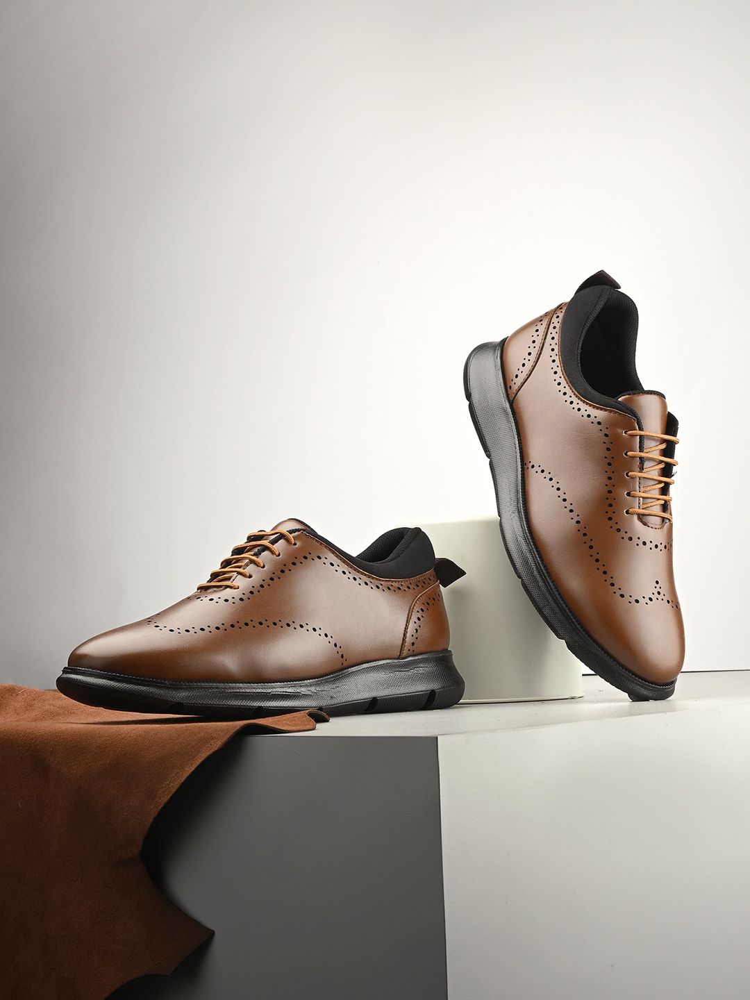 Hirels Men Formal Lightweight Brogues