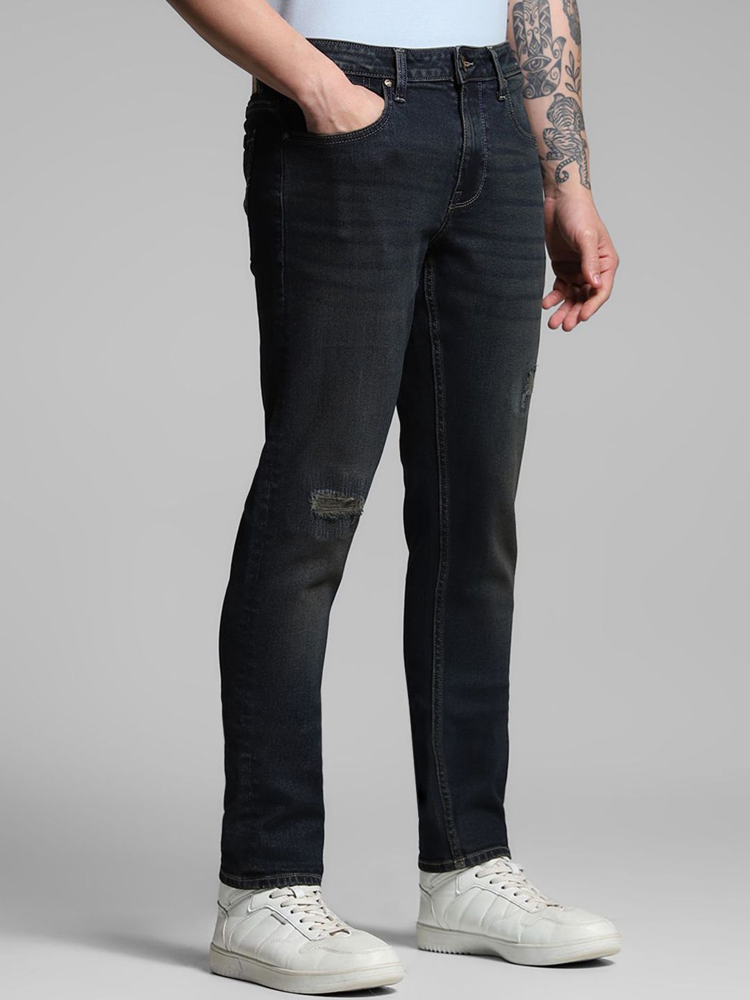 Slim Fit Low-Rise Low Distressed Light Fade Stretchable Jeans