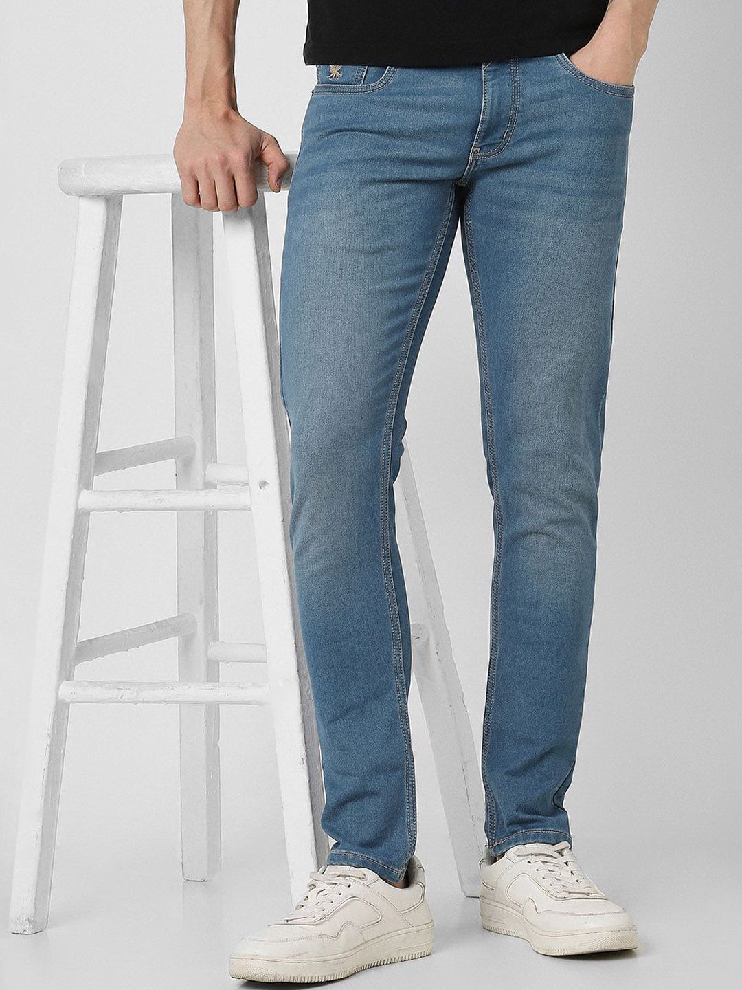 Peter England Casuals Men Skinny Fit Low Distress Light Fade Jeans