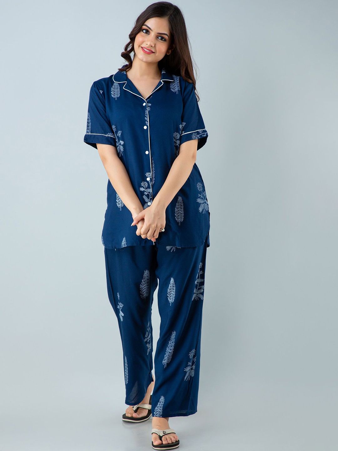 TRINABH Women Printed Night suit