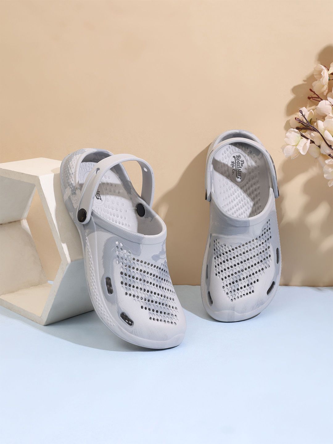 The Roadster Lifestyle Co Men Stylish Lightweight Clogs