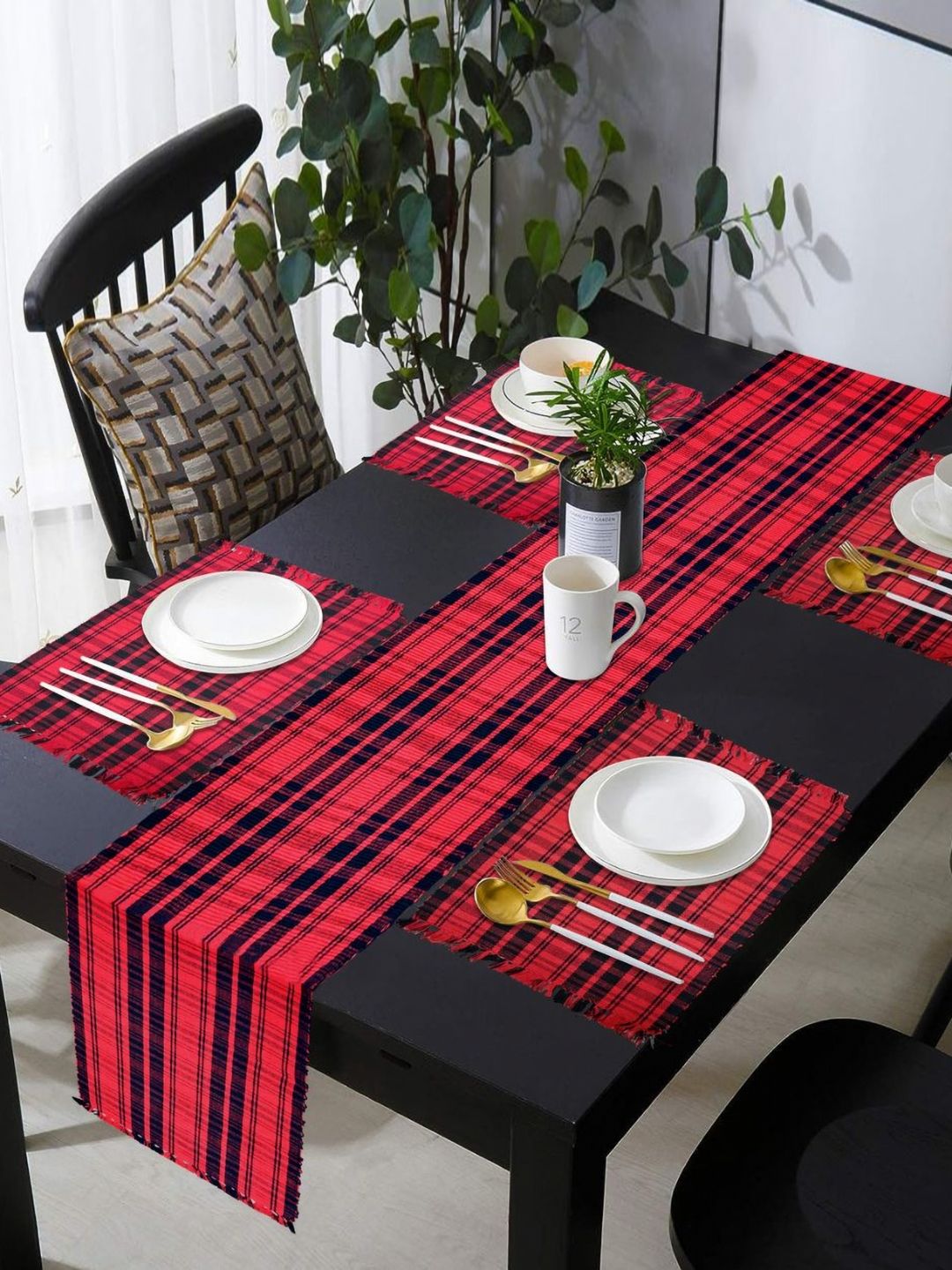 PRAKARTIK 5-Pcs Red & Black Checked Ribbed Dining Table Mats with Runner