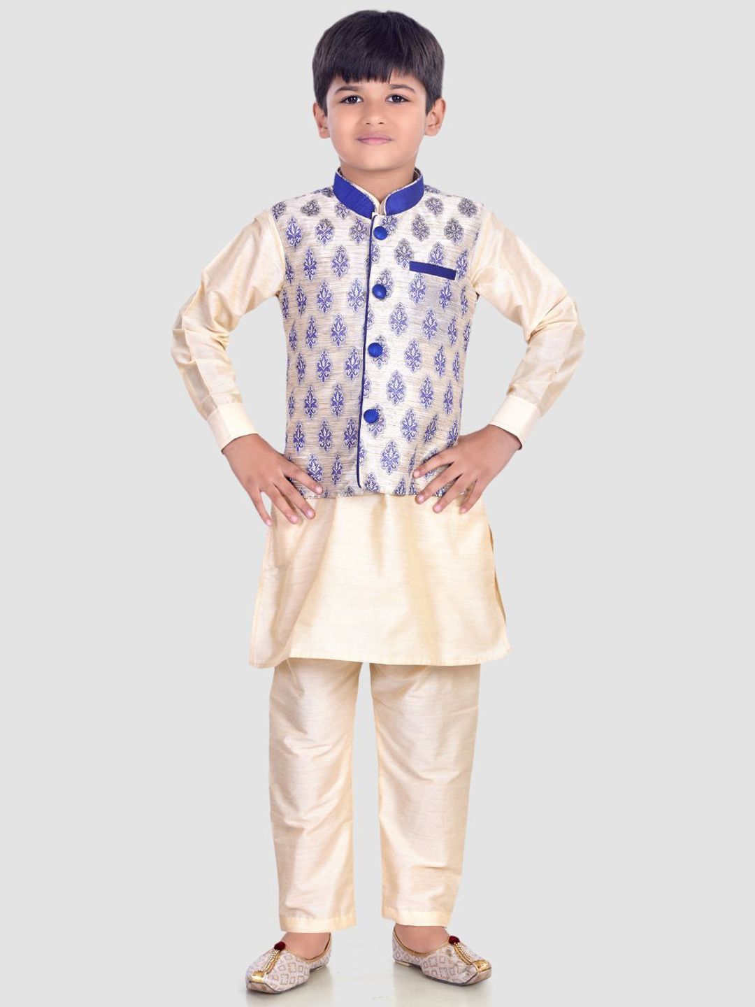 Pehanaava Boys Ethnic Motifs Regular Thread Work Kurta with Pyjamas