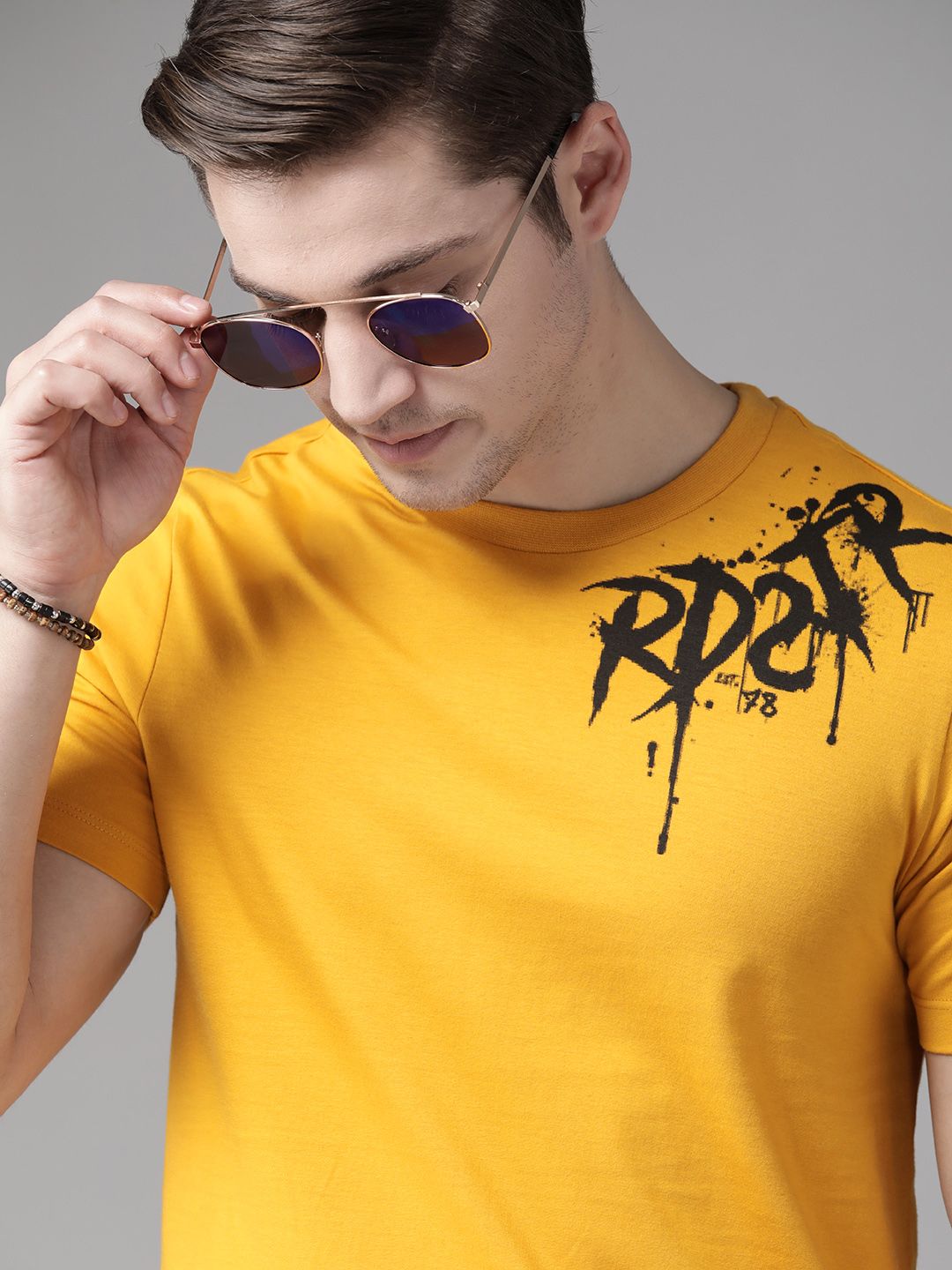 Roadster Men Yellow  Black Printed Round Neck Pure Cotton T-shirt