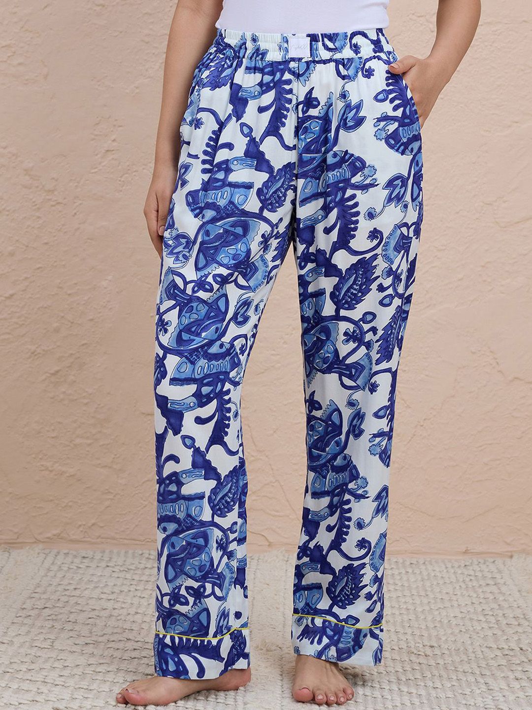 Nykd Printed Breezy Straight Lounge Pants With Elasticated Waist & Pockets