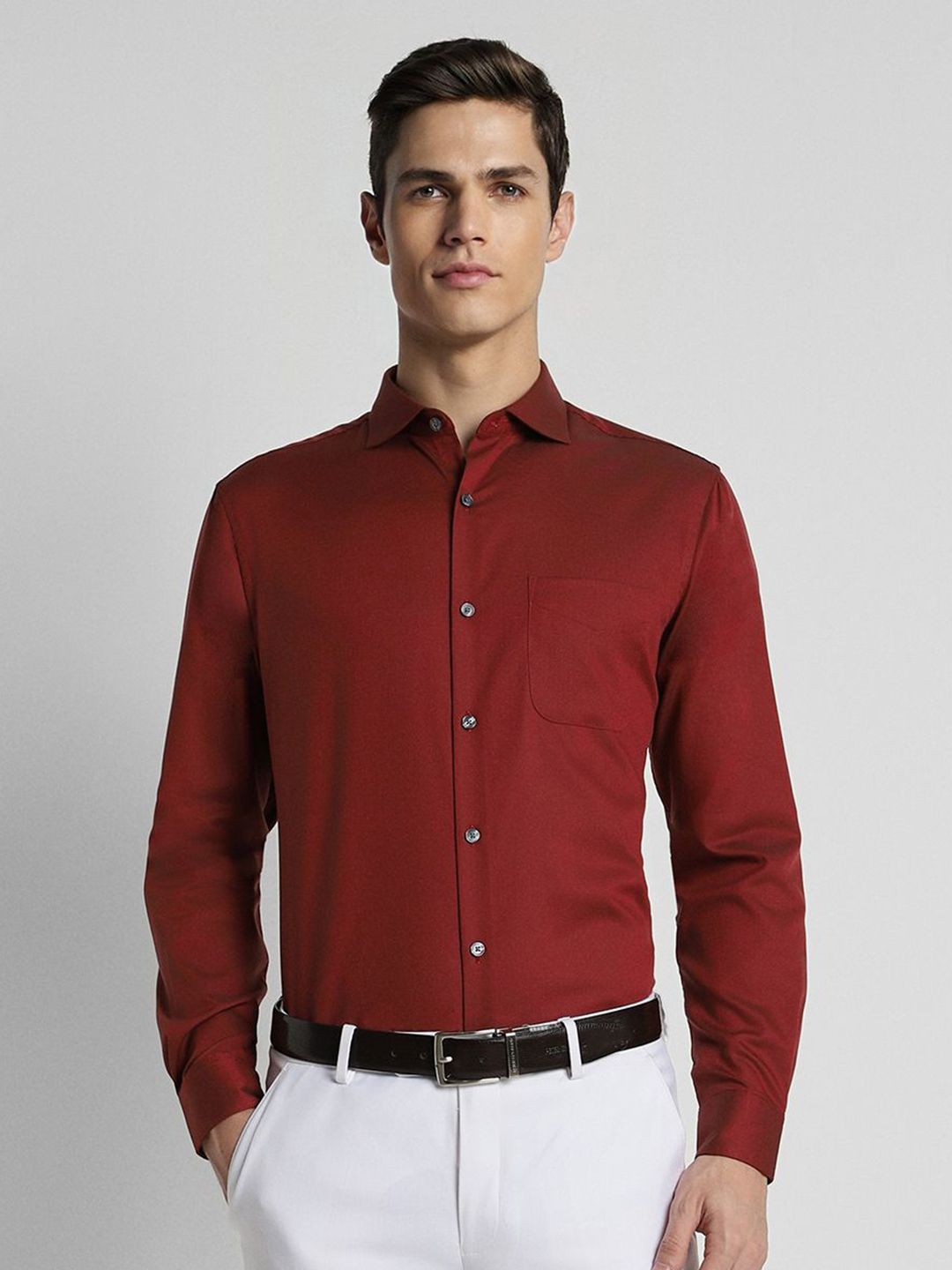 Peter England Elite Men Slim Fit Spread Collar Solid Cotton Casual Shirt