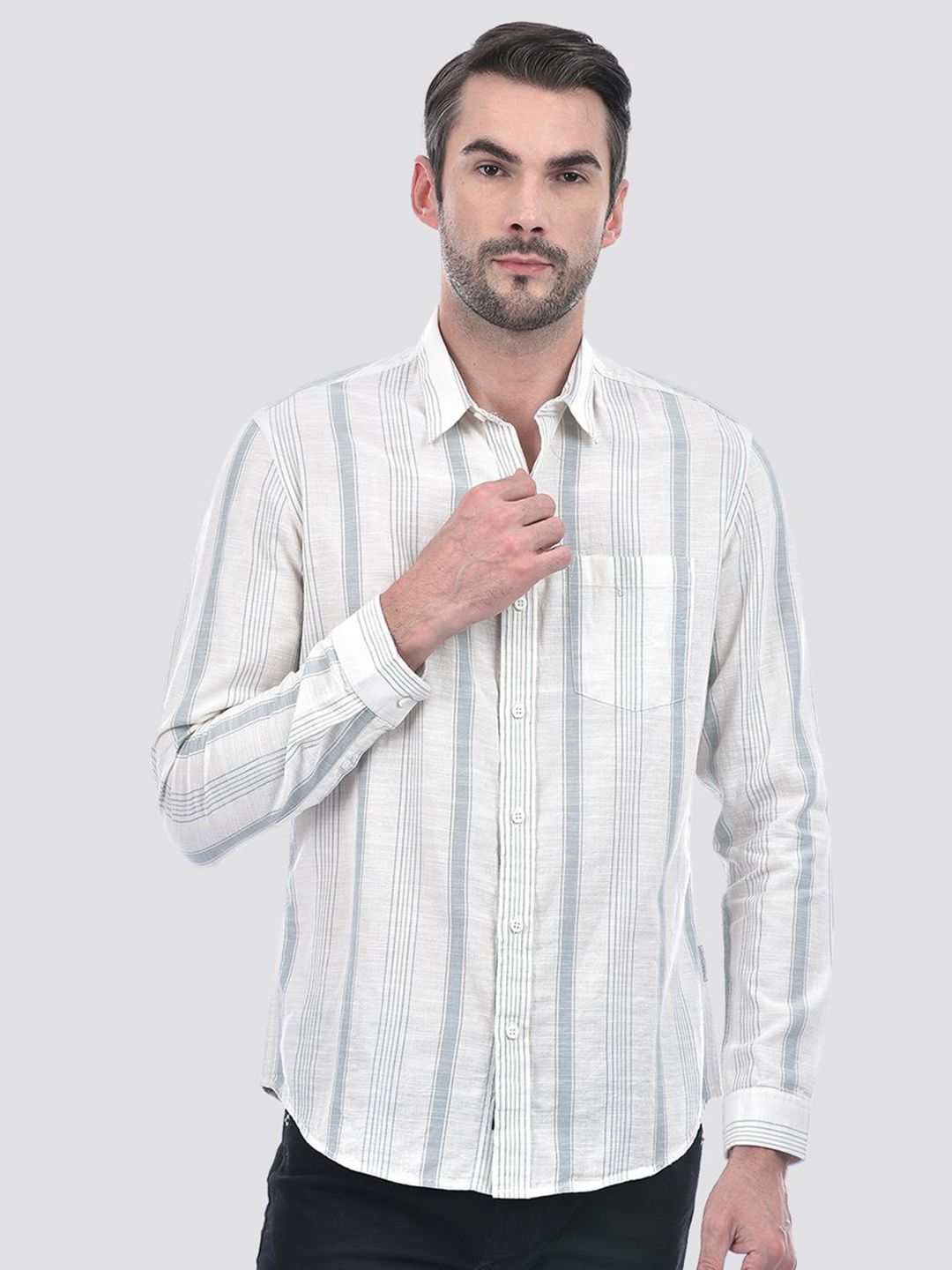 Numero Uno Men Spread Collar Vertical Striped Cotton Casual Shirt