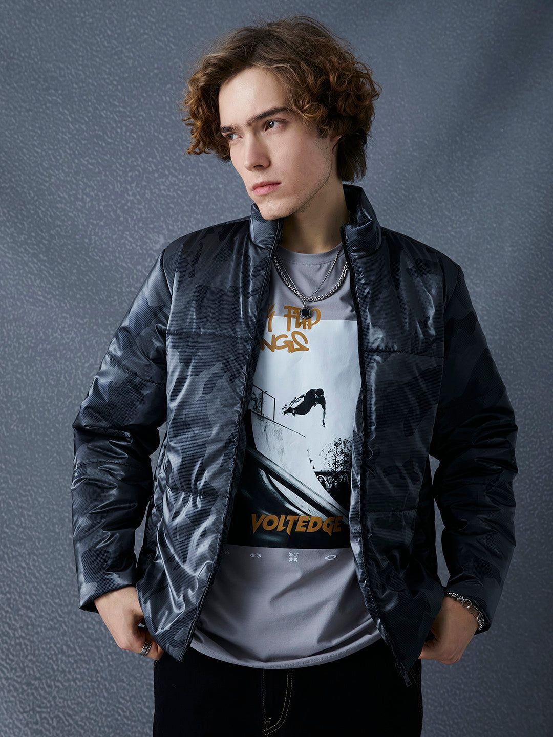 VOLTEDGE Men Mock Collar Camouflage Printed Cotton Casual Lightweight Padded Jacket