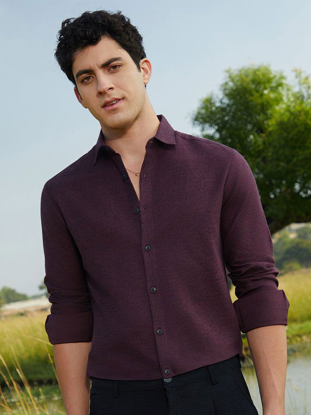 CAHOOT Men Comfort Fit Spread Collar Solid Cotton Casual Shirt