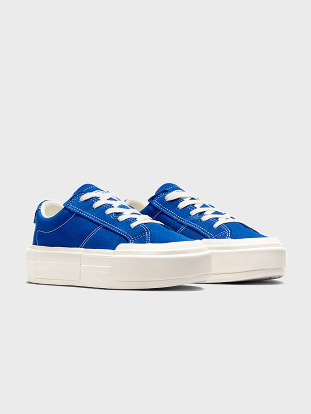 Converse Unisex Converse Cruise Low Top Sneakers deal from myntra