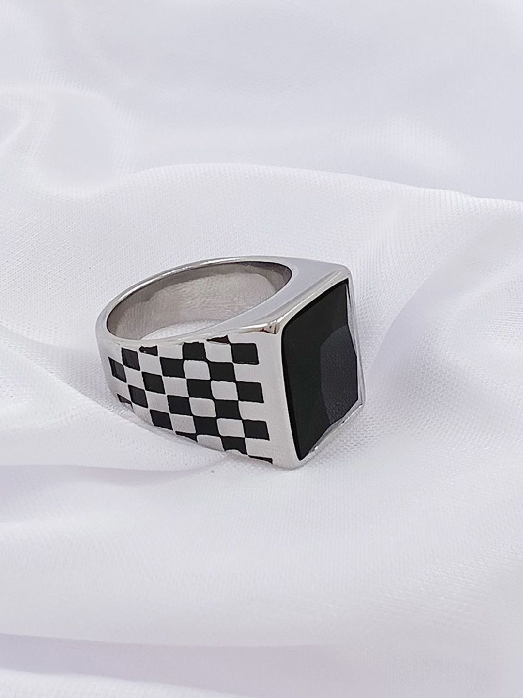 Saizen 925 Sterling Silver Sliver-Plated Crystal And Onyx Stone Studded Finger Ring