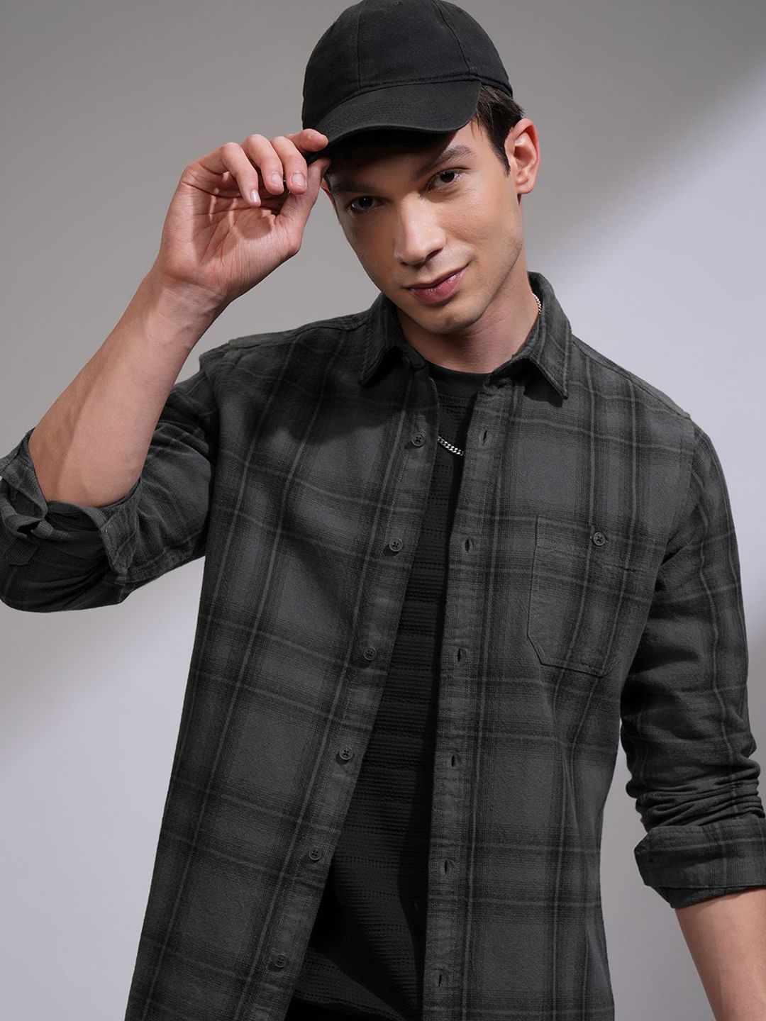 HIGHLANDER Men Textured Casual Checked Slim Fit Shirt