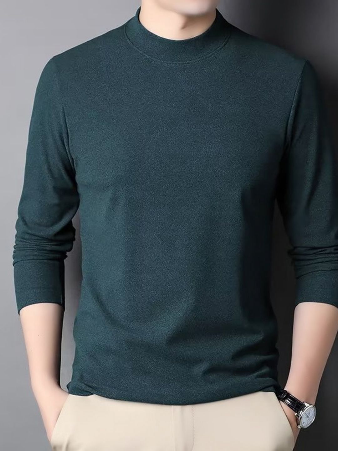 HERE&NOW Men Solid Round Neck Slim Fit T-shirt