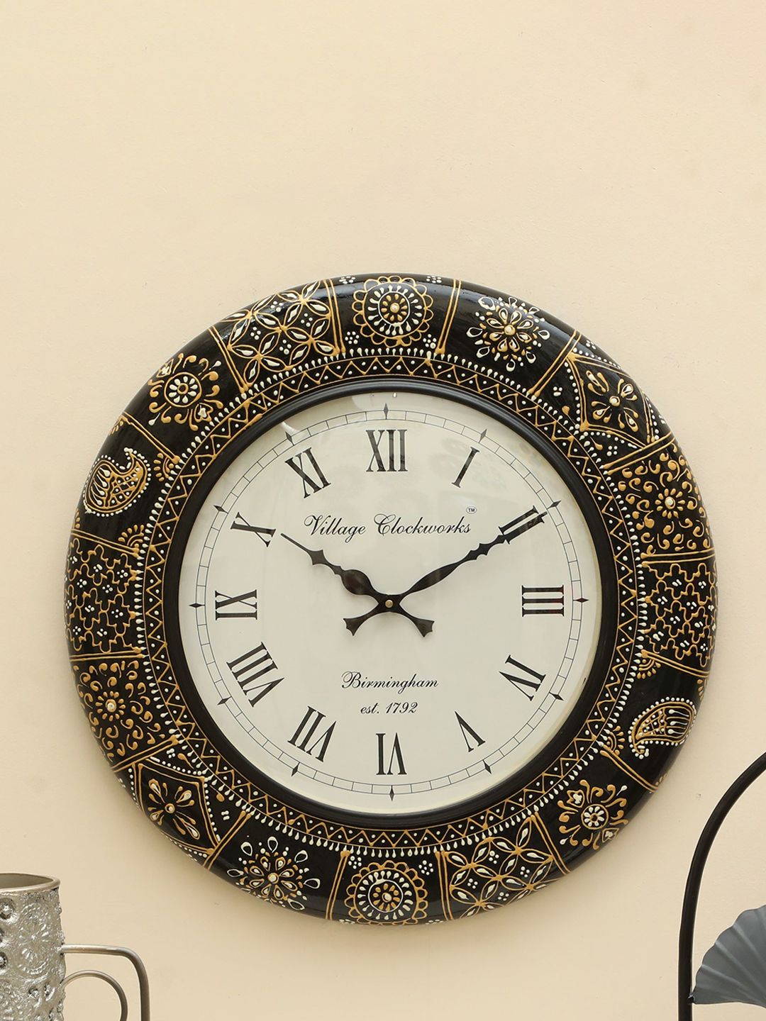 vedas C-Griva Gold-Toned & Black Round Heritage Wooden Polished Wall Clock