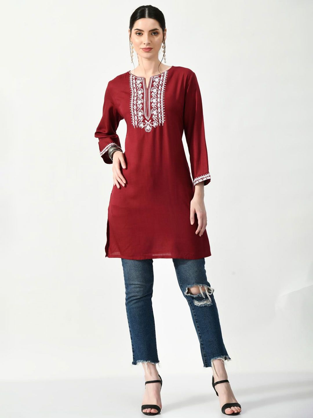 VAAMII VAAMII Embroidered Longline Top