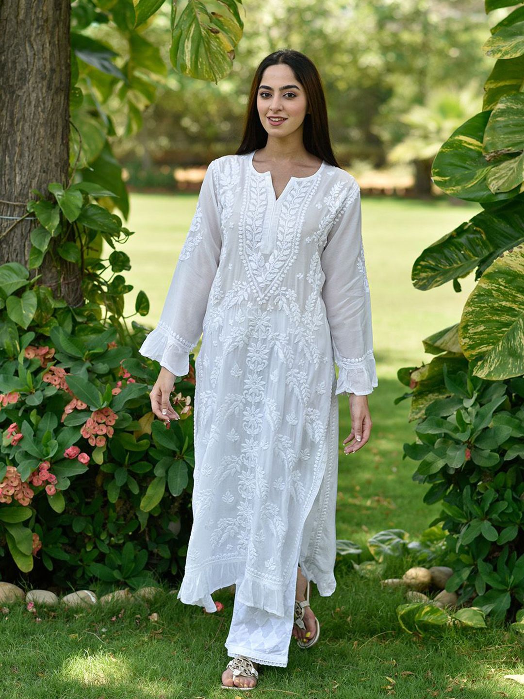 House of Chikankari Women White Muslin Chikankari Embroidered Kurta