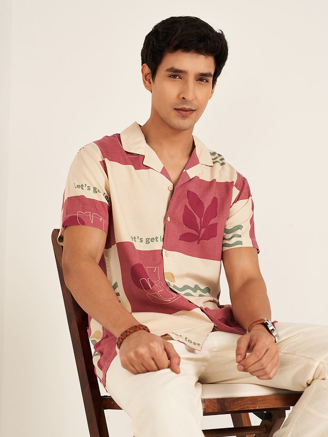 7 Alt by Pantaloons Men Relaxed Fit Cuban Collar Colourblocked Casual Shirt