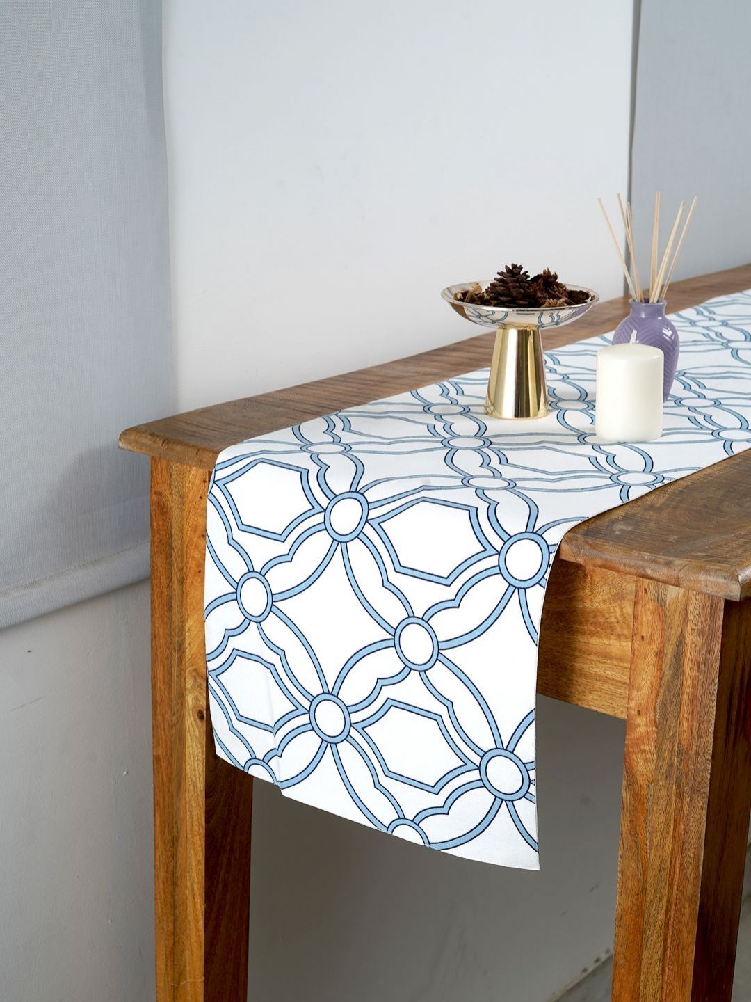 Ratan Cart Blue & White Geometric Printed Table Runner