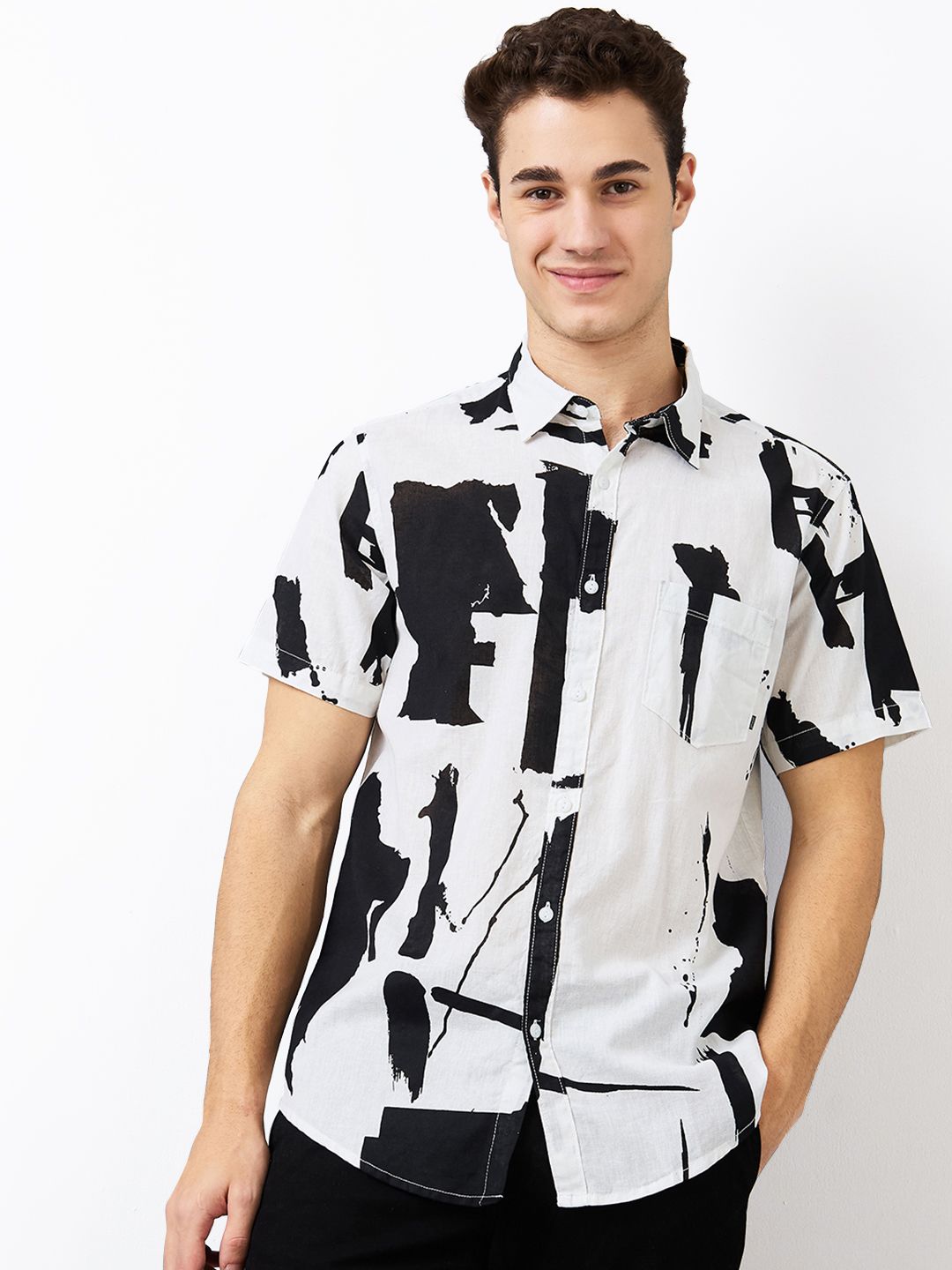 SPYKAR Men Spread Collar Abstract Printed Cotton Casual Slim FIt Shirt