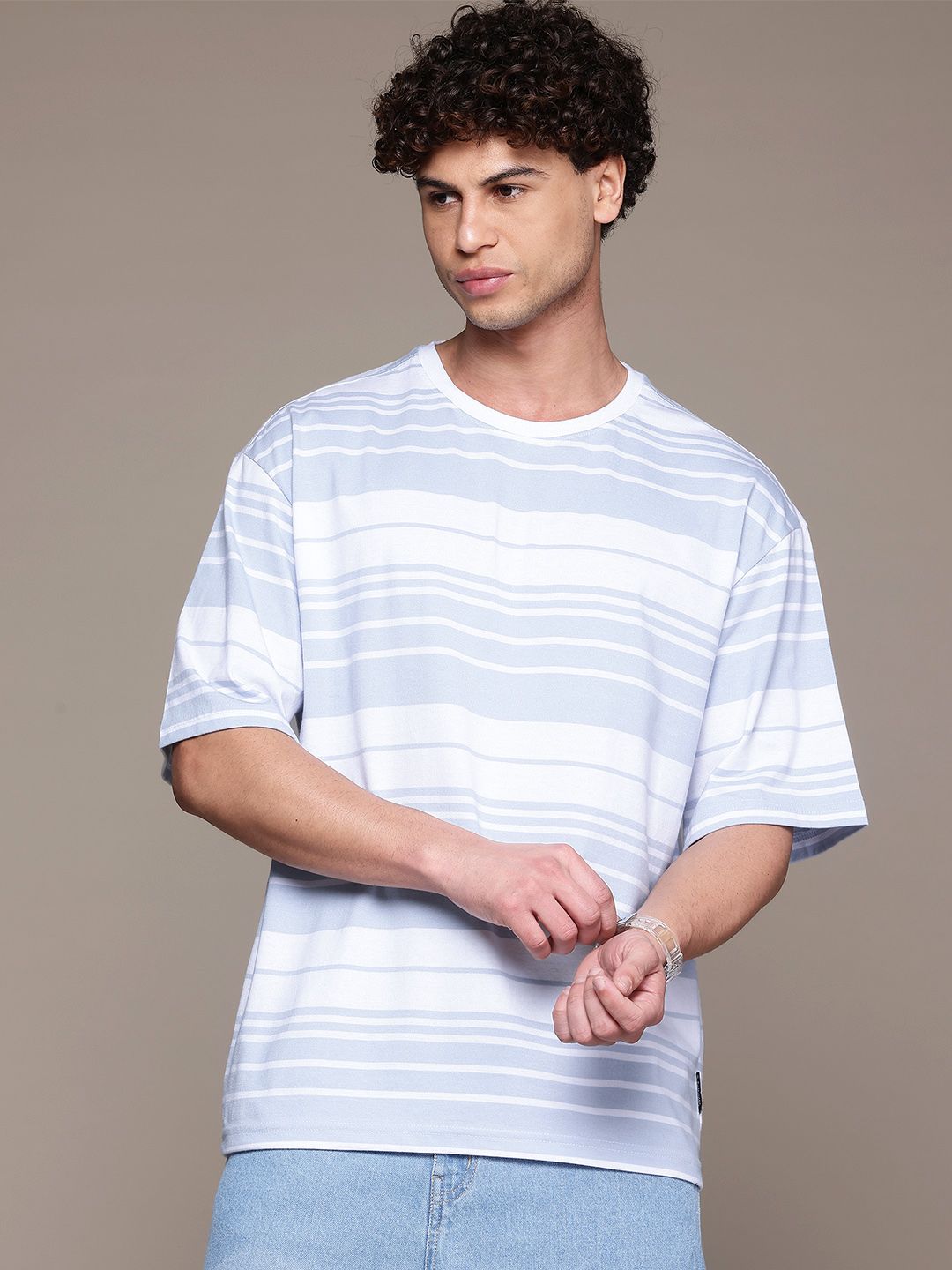 The Roadster Lifestyle Co. Men Striped Relaxed Fit T-shirt