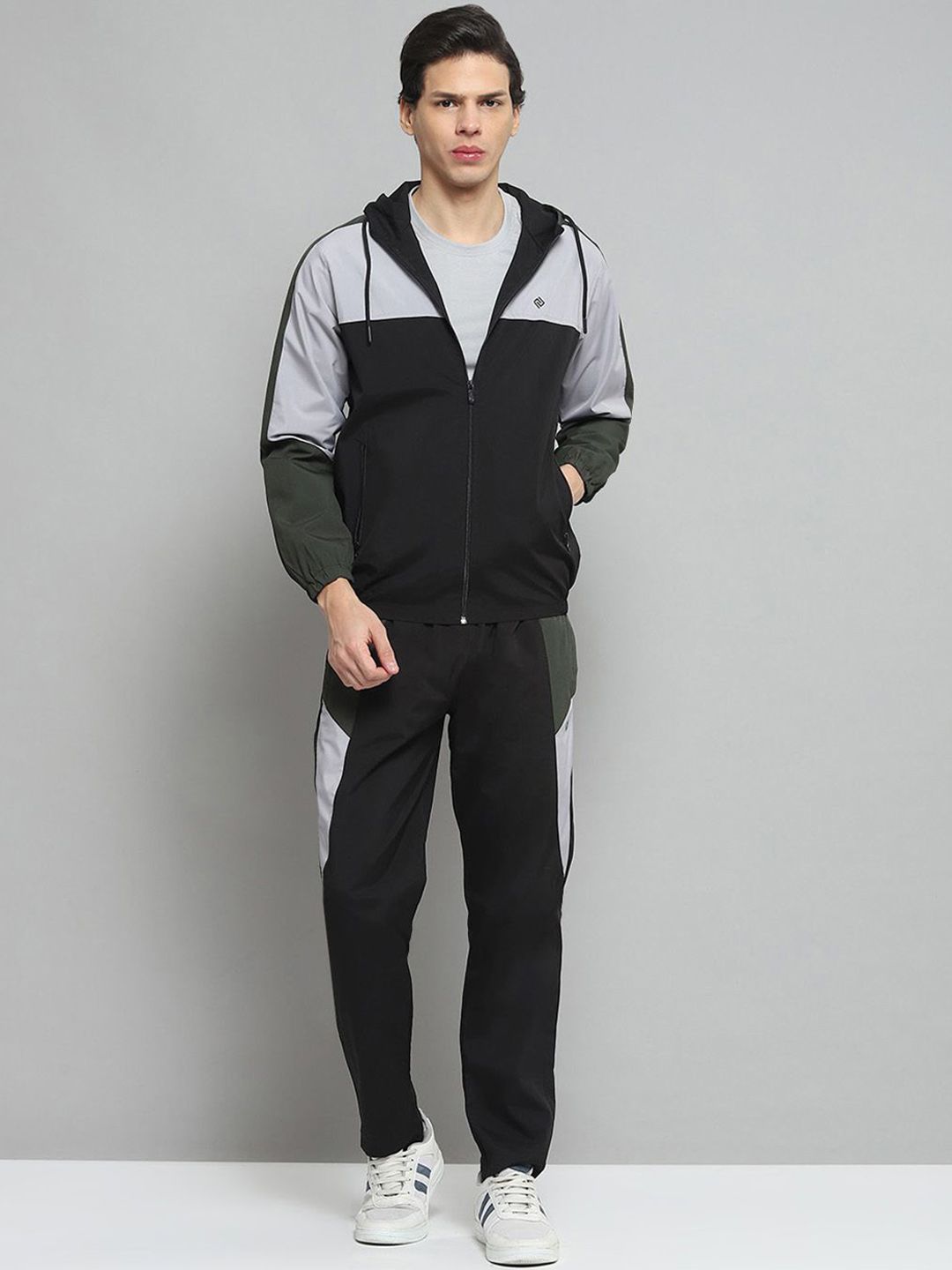Cloak & Decker Men Hooded Neck Tracksuits