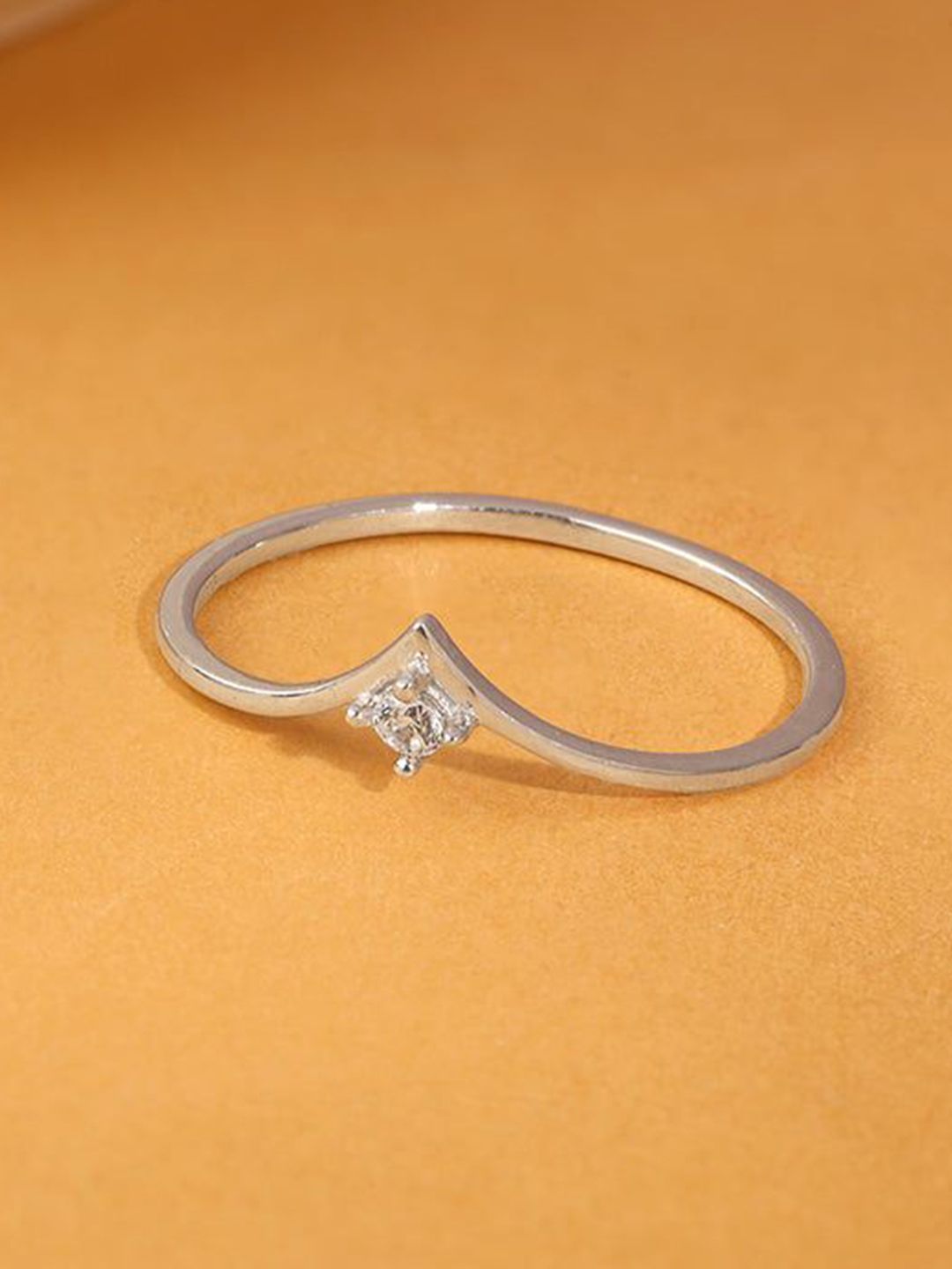 GIVA GIVA Silver Sparkling V Ring