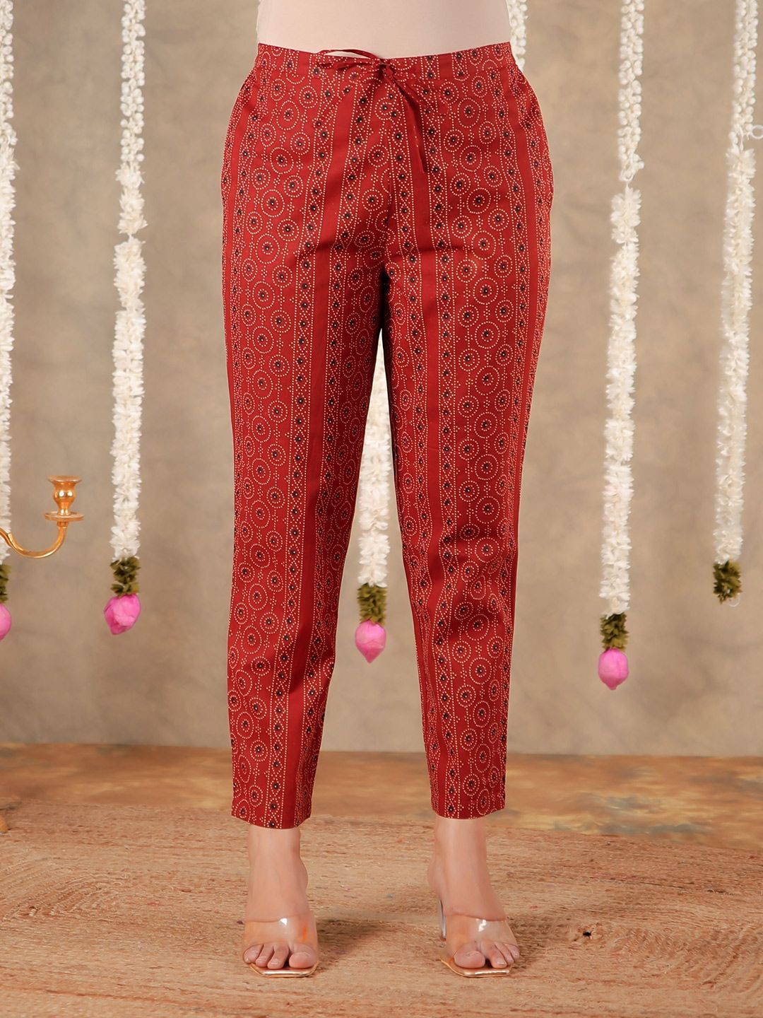 Aramya Women Bandhani Printed Tapered Fit Easy Wash Cotton Cigarette Trousers