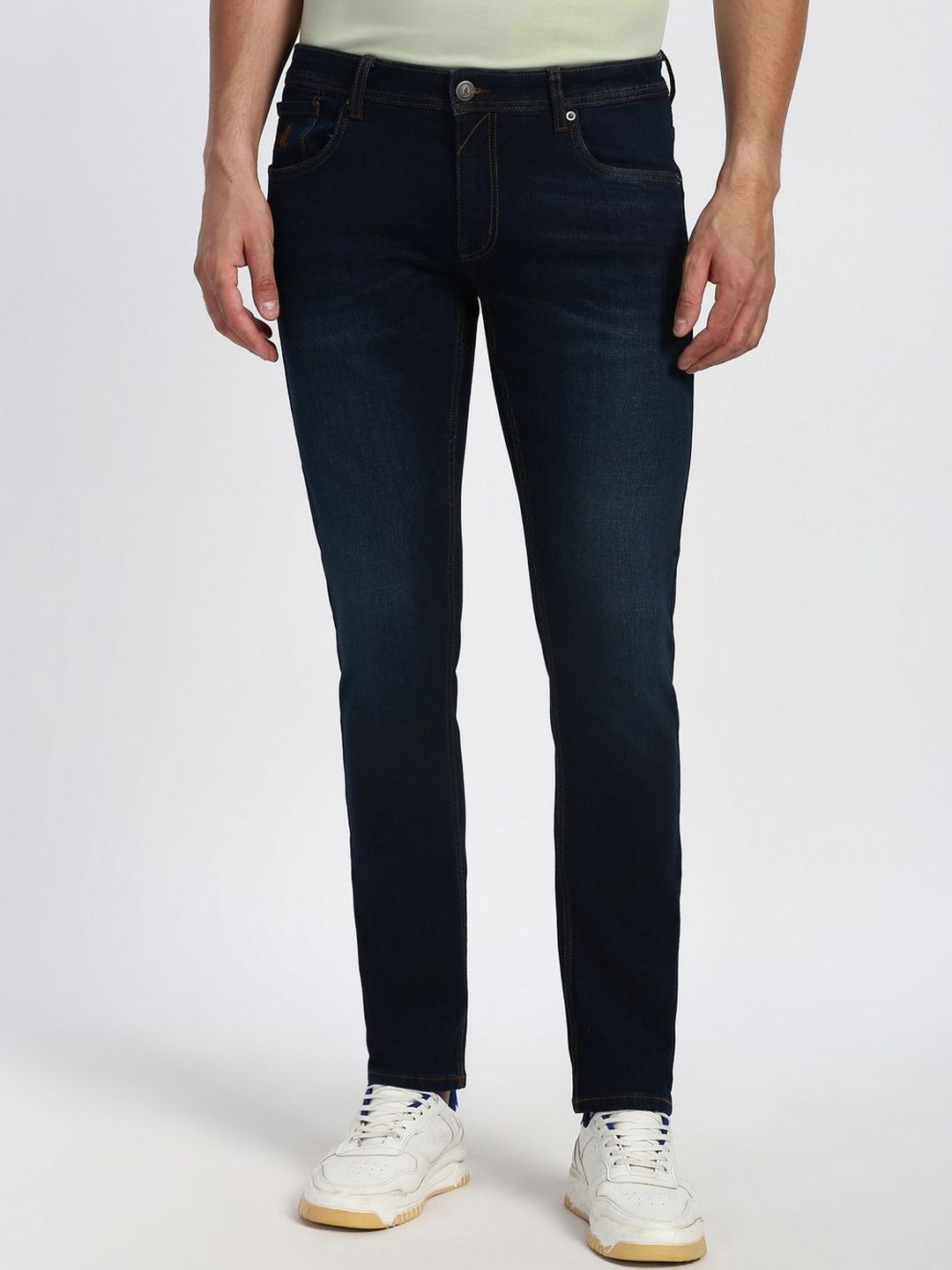 Peter England Casuals Men Slim Fit Mid-Rise Light Fade Jeans