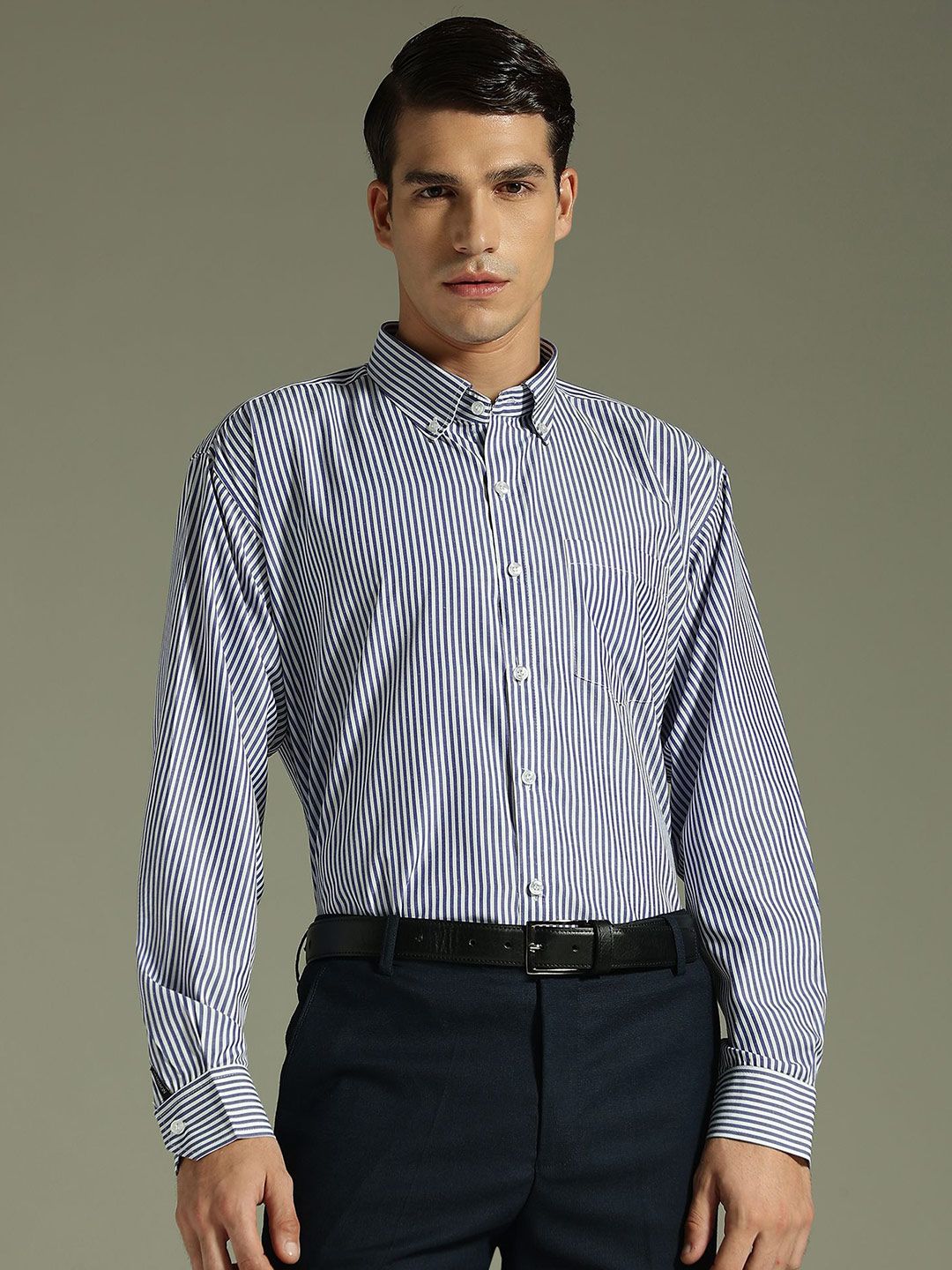 DENNISON Men Smart Fit Vertical Striped Button-Down Collar Formal Shirt
