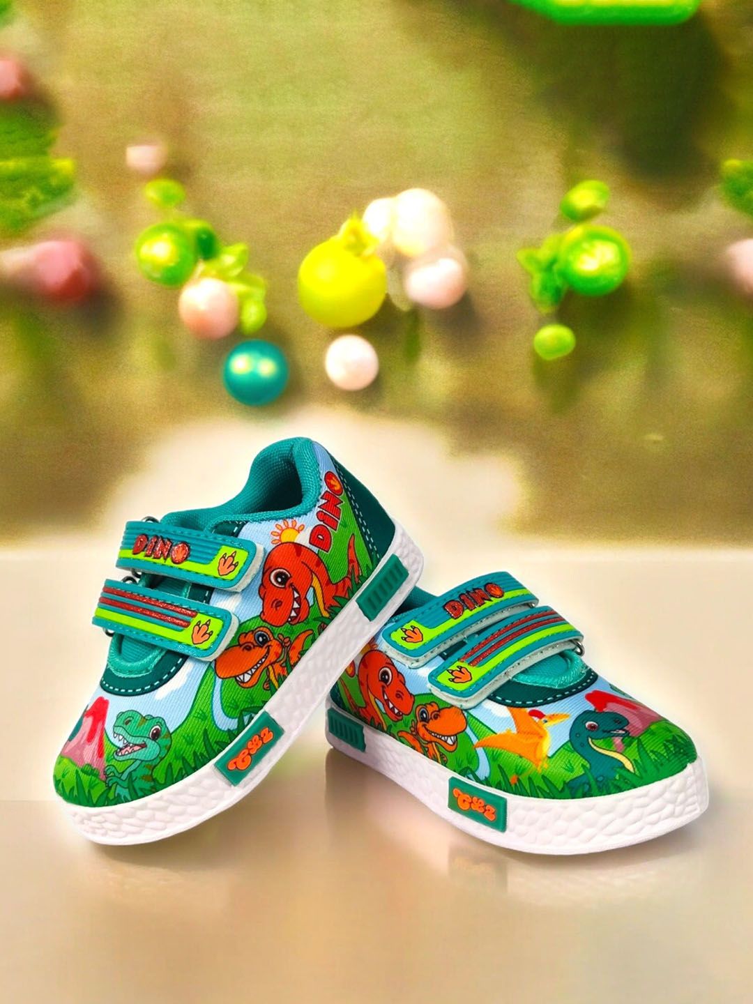 COOLZ  Kids Printed Round Toe Lightweight Sneakers