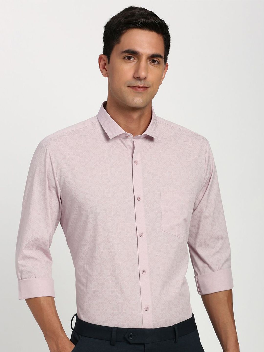 Peter England Men Slim Fit Geometric Cotton Spread Collar Casual Cotton Shirt