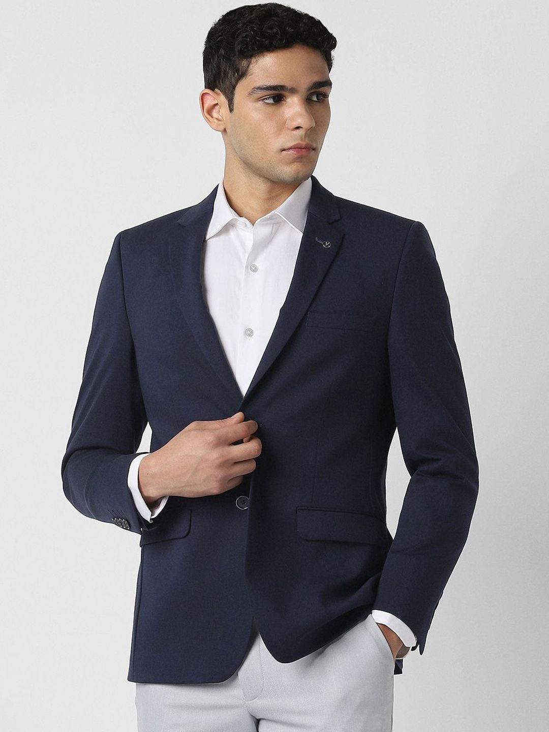 Van Heusen Super Slim-Fit Single Breasted Formal Blazer deal from myntra