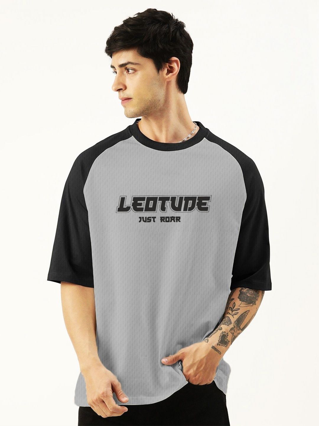Leotude Typography Printed Raglan Sleeves Oversized T-shirt