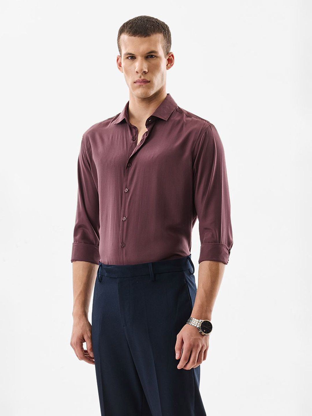 Snitch Men Slim Fit Solid Spread Collar Formal Shirt Offers & Cashback