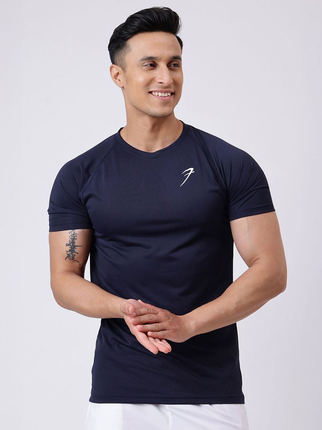 FUAARK Men Anti Odour Solid Round Neck Slim Fit T-shirt